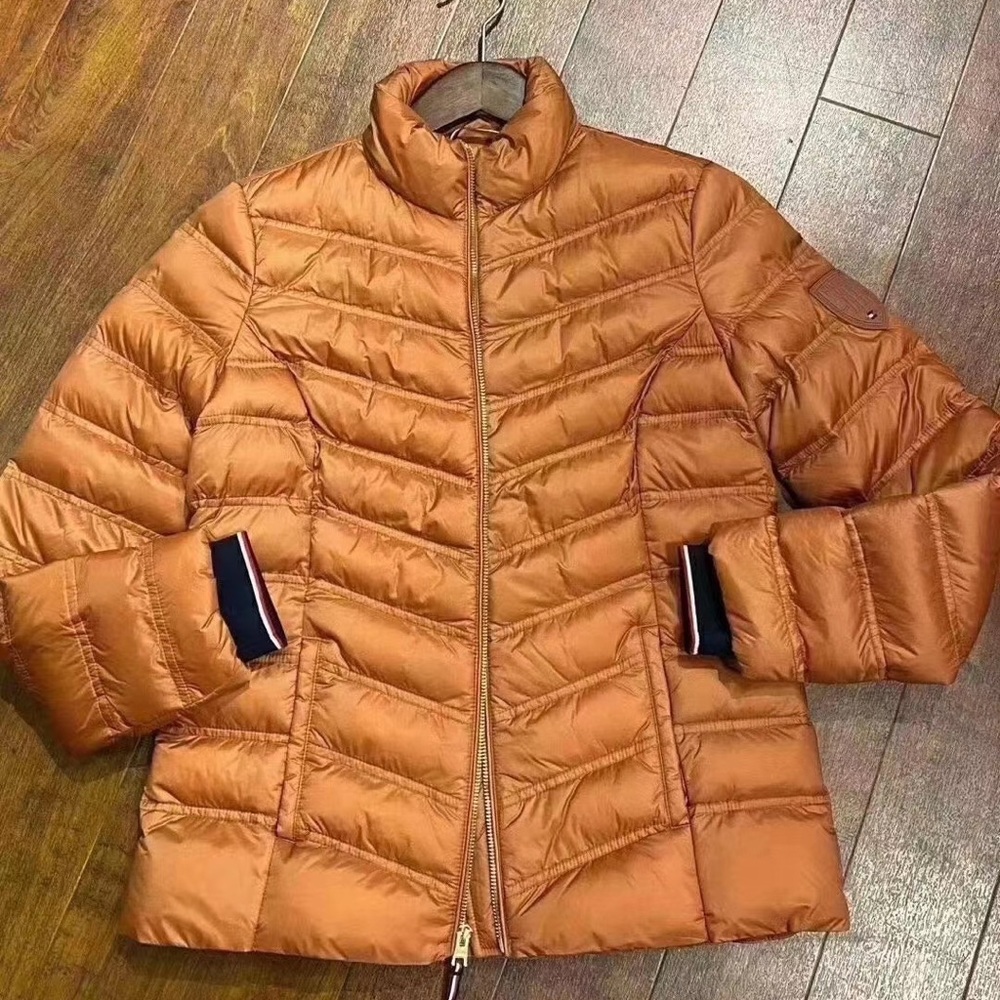 Tommy Higlfiger women clothes